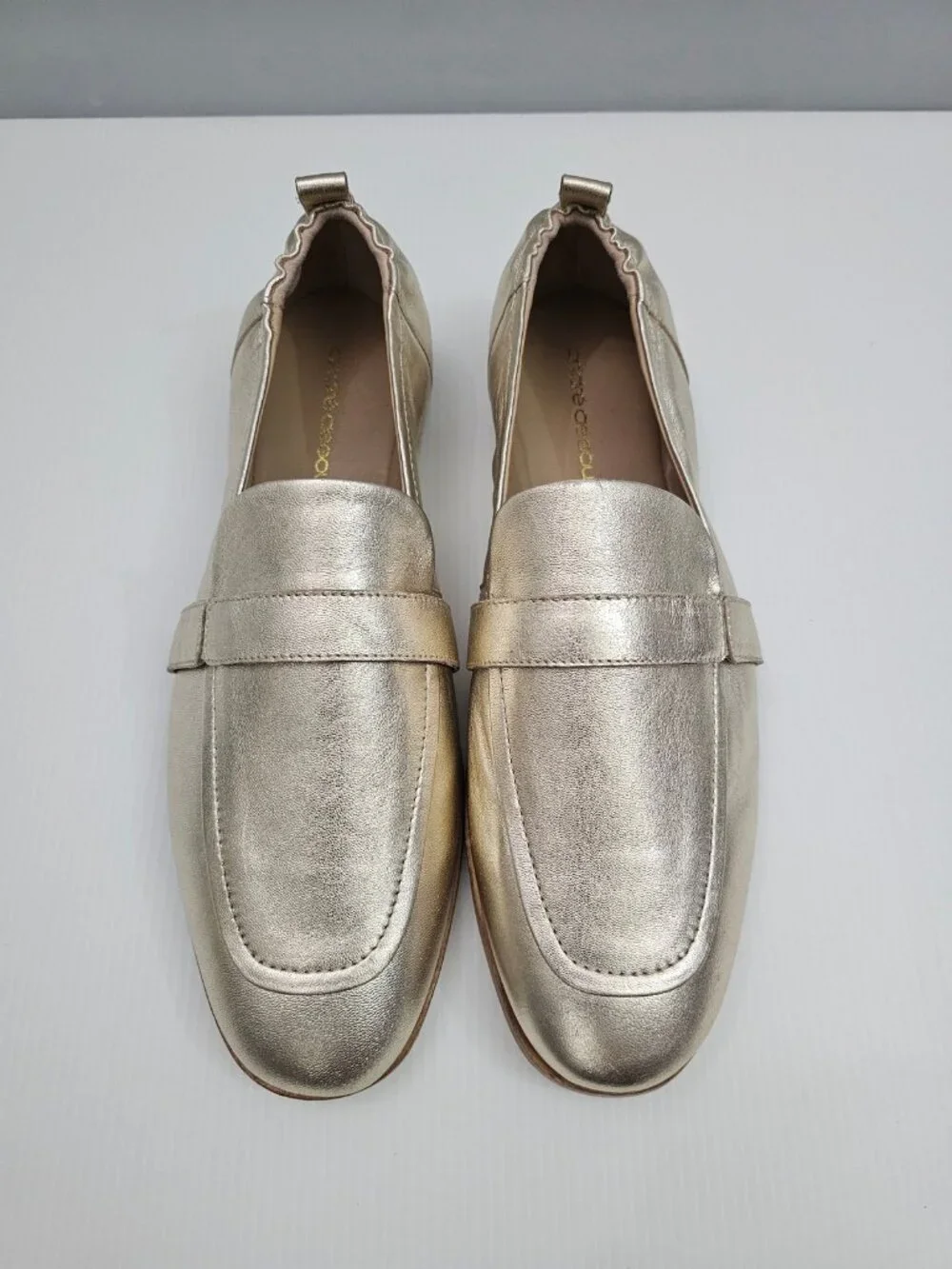 Andre Assous Cedar Featherweights Loafer Womens 10.5 Metallic Gold Leather Flats